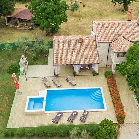 别墅 Roofed In Istria With Private Pool Rajki
