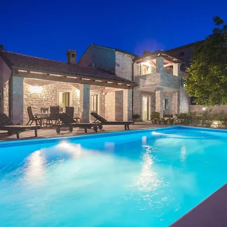 Villa Roofed In Istria With Private Pool Rajki