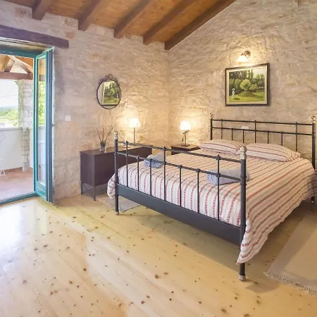 Roofed In Istria With Private Pool Villa