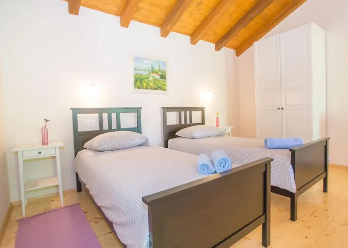 In Medvidici With Pool Near Porec Vila Rajki